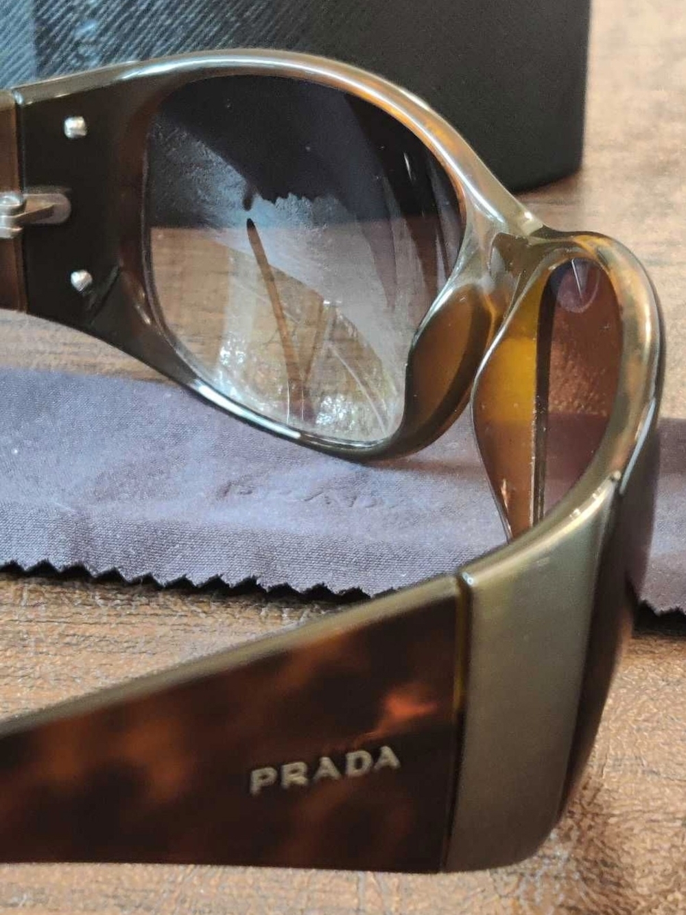 AUTHENTICATED ๐ค Prada Tortoiseshell Oversized Sunglasses + Case & COA - Picture 3 of 16
